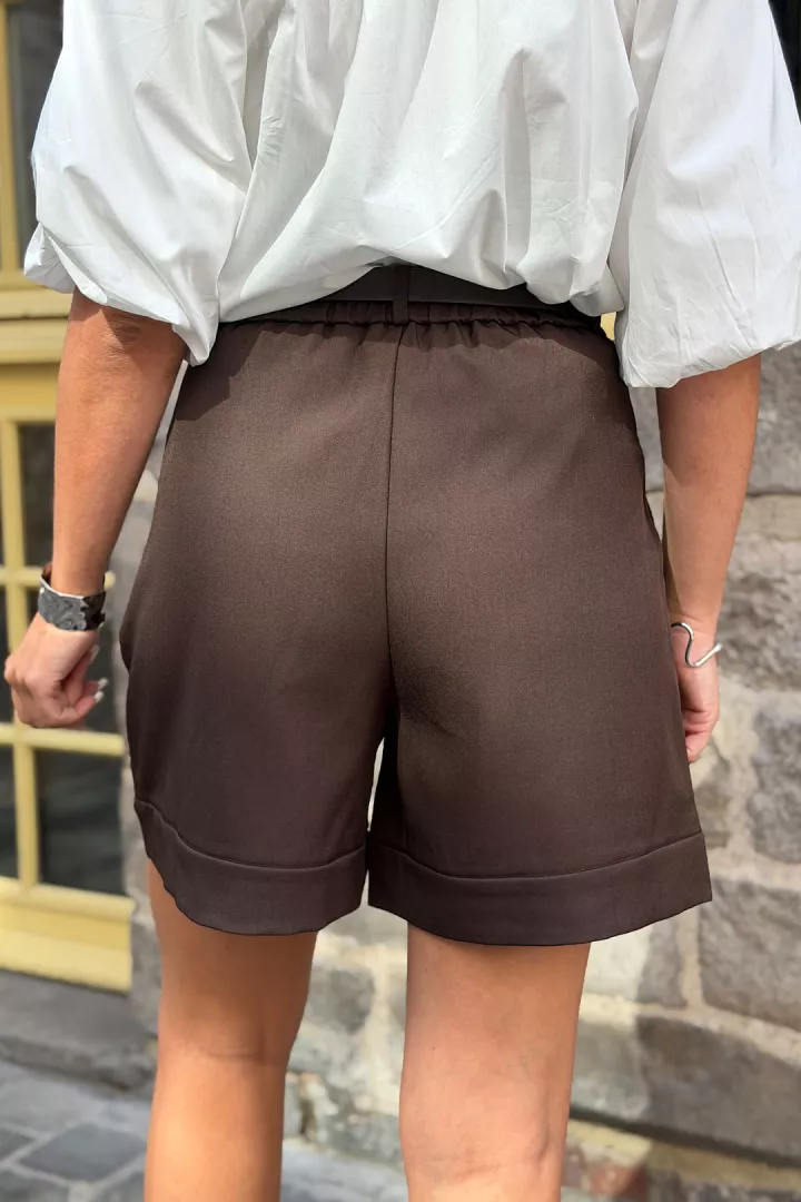 Short Hanna Marron