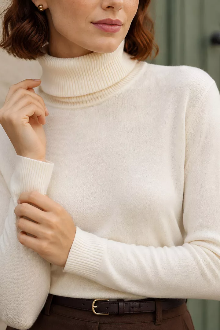 Pull Yuna Creme